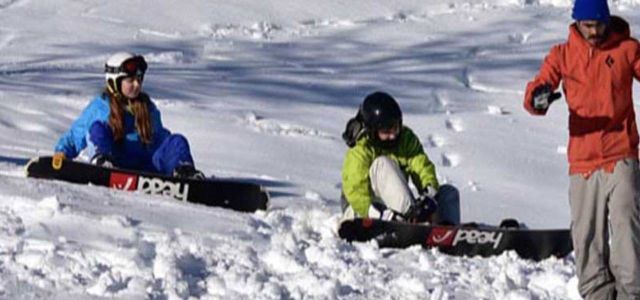 Clase de Snowboard principiantes+ Pase diario Parque de Nieve C4