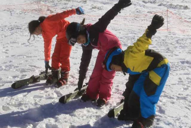 Clase de Ski principiantes+ Pase diario Parque de Nieve C4 