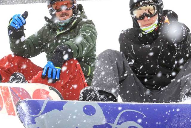Clase de Snowboard principiantes+ Pase diario Parque de Nieve C4